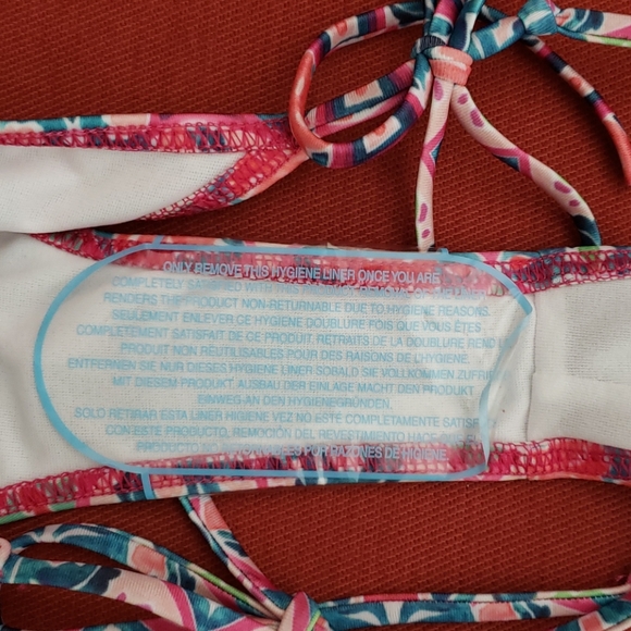 String Bikini - Picture 3 of 4